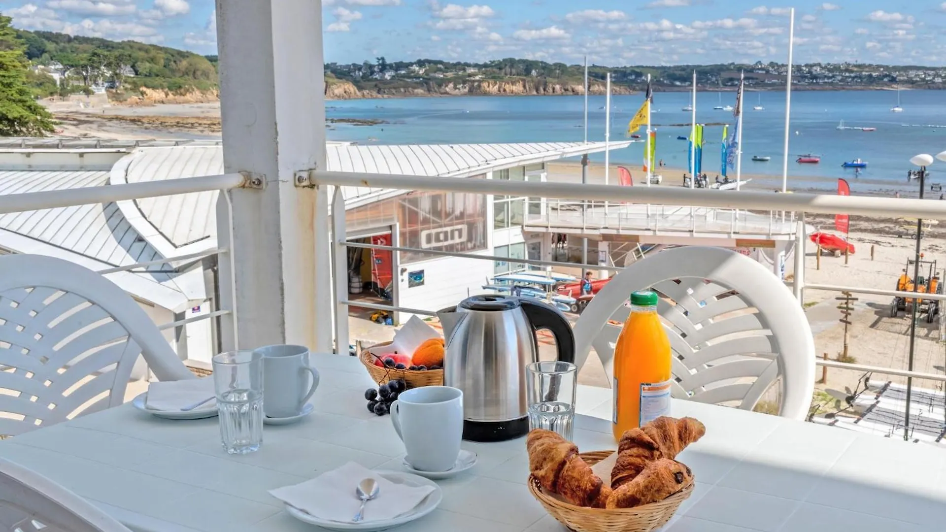 Spacious Apartment With Sea View Plougonvelin